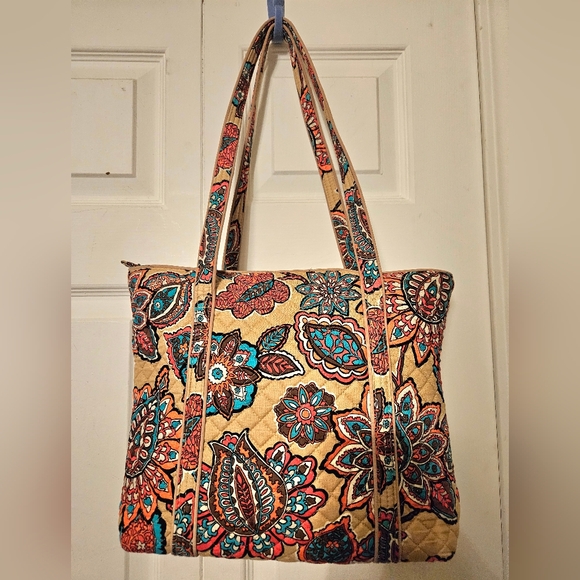 #637 Vera Bradley Tan and Red Multicolored Quilted Tote Bag - Picture 2 of 12